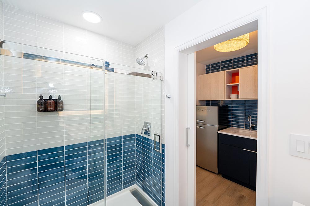 Sunshine Suites Resort Bathroom Shower