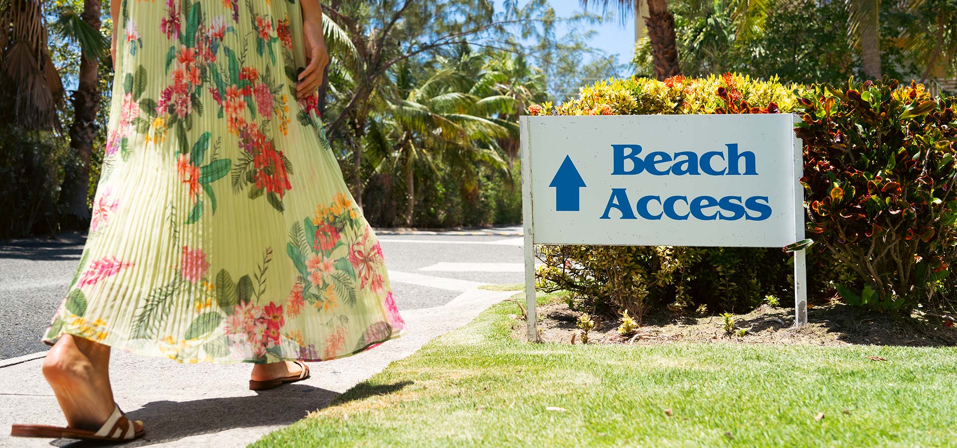 Sunshine Hotel & Suites | Beach Access Sign Sunshine Hotel & Suites | Beach Access Sign