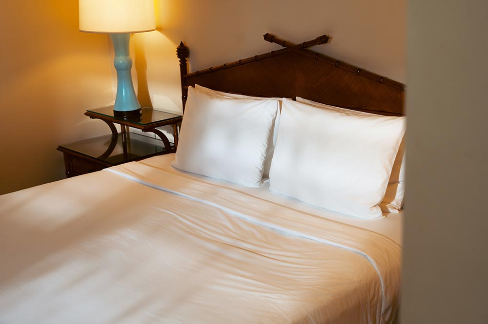Sunshine Suites Resort | Bed Detail