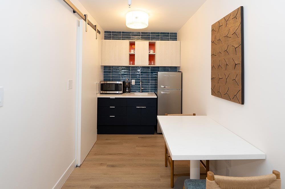 Sunshine Studio Suite Kitchenette and Table
